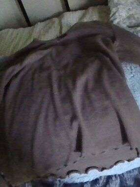 brown shirt